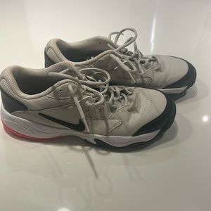 Nike Court Lite 2 tennis/pickleball shoes. Like new worn less than 10 times